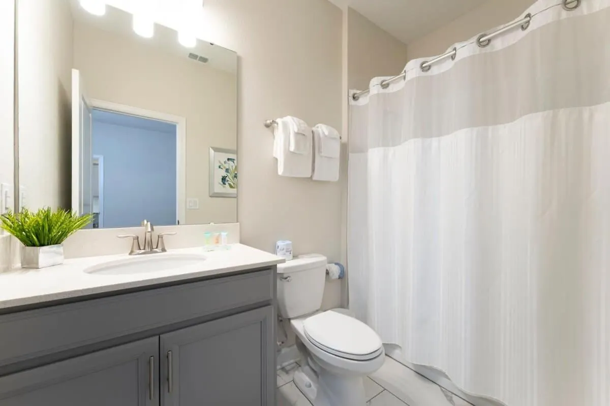 Vibrant 6Br W Private Pool Grill By Disney Davenport