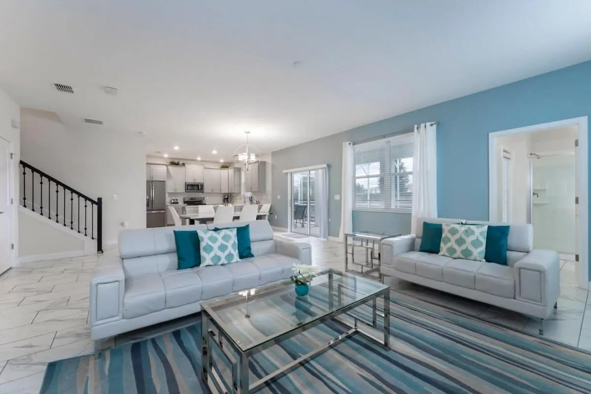 Vibrant 6Br W Private Pool Grill By Disney Davenport